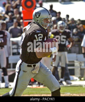 Oakland Raiders Wide Receiver Jerry Rice Nfl Action Early 2000'S – Stock  Editorial Photo © Thousandwords #414343386