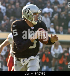 Oakland, California, USA. 5th Dec, 2004. Oakland Raiders running