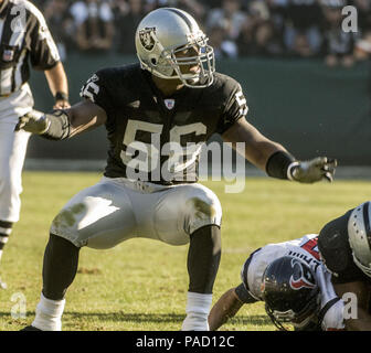 Oakland, California, USA. 3rd Dec, 1995. Oakland Raiders vs. Kansas City  Chiefs at Oakland Alameda County Coliseum Sunday, December 3, 1995. Chiefs  beat Raiders 29-23. Oakland Raiders guard Steve Wisniewski (76) blocks