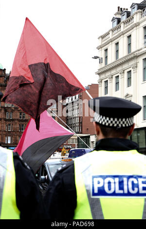 Glasgow, UK. 21st July, 2018. Antifa flags fly in George Square, Glasgow 21/07/2018 Credit: Demelza Kingston/Alamy Live News Stock Photo