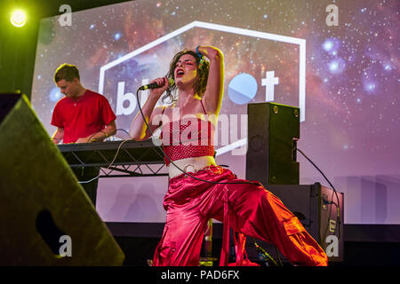 Cheshire, UK. 21st July, 2018. Manchester duo PEARL performing at the Bluedot Science and Music Festival Jodrell Bank, Cheshire, UK. 21st July, 2018. Credit: Andy Von Pip/ZUMA Wire/Alamy Live News Credit: ZUMA Press, Inc./Alamy Live News Stock Photo