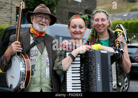 Littleborough, UK. 22nd July, 2018. Oakenhoof folk at the annual Rushbearing festival reviving the tradition of carrying the rushes to the local church dating back to a time when the church floors where earthen and the rushes were used to cover them for insulation. Littleborough,22nd July, 2018 (C)Barbara Cook/Alamy Live News Credit: Barbara Cook/Alamy Live News Stock Photo