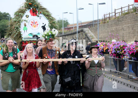 Littleborough, UK. 22nd July, 2018. The annual Rushbearing festival reviving the tradition of carrying the rushes to the local church dating back to a time when the church floors where earthen and the rushes were used to cover them for insulation. Littleborough,22nd July, 2018 (C)Barbara Cook/Alamy Live News Credit: Barbara Cook/Alamy Live News Stock Photo