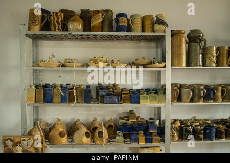 At a ceramic workshop in Maharashtra, somewhere near Ahmadnagar in a village called Shikhrapur Stock Photo