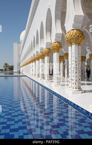 ABU DHABI, UAE - OCTOBER 16, 2017: Interior of Sheikh Zayed Mosque in Abu Dhabi. Mosque designed by Yusef Abdelki and opened in 2007. Stock Photo