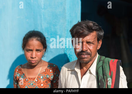 PUTTAPARTHI, ANDHRA PRADESH - INDIA - NOVEMBER 09, 2016: Indian father and daughter on the street Stock Photo