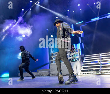 Chicago, Illinois, USA. 21st July, 2018. Singer USHER (USHER RAYMOND IV) during the Special Olympics 50th Anniversary Concert at Huntington Bank Pavilion at Northerly Island in Chicago, Illinois Credit: Daniel DeSlover/ZUMA Wire/Alamy Live News Stock Photo