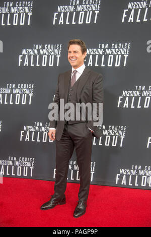 Washington DC, July 22 2018, USA: The new Tom Cruise movie, Mission Impossible: Fallout, has its premiere at the Smithsonian Air and Space Museum in Washington DC. Some of the stars attending includeTom Cruise, Henry Cavill Simon Pegg, Rebecca Ferguson, Angela Bassett, Michelle Monaghan, Wolf Blitzer, producer Jake Myers anddirector/writer/producer Christopher McQuarrie. Patsy Lynch/MediaPunch Stock Photo