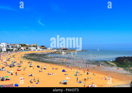 Viking bay beach packed with tourists and locals enjoying the sunshine. Broadstairs, Kent, England, July, 2018