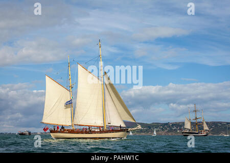 The Dutch tallship Maybe sailing out of Dublin Stock Photo