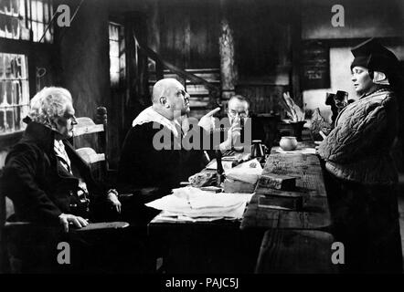 Der zerbrochene Krug, Deutschland 1937; Regie: Gustav Ucicky; Emil Jannings; Darsteller: Emil Janning (Mitte); Lina Carstens Stock Photo