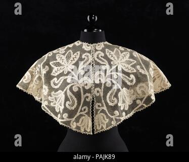 Unusual 19th C. bobbin lace collar of early Milanese bobbin lace