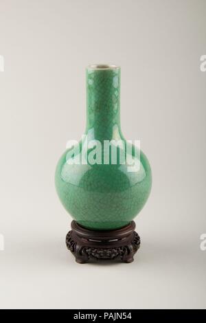 Bottle. Culture: China. Dimensions: H. 5 1/2 in. (14 cm). Museum: Metropolitan Museum of Art, New York, USA. Stock Photo