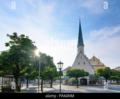 Altötting: square Kapellplatz with Gnadenkapelle (Grace Chapel), monastery St. Magdalena in Germany, Bayern, Bavaria, Oberbayern, Upper Bavaria Stock Photo