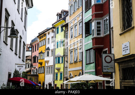 Bolzano. 23rd July, 2018. Photo taken on July 23, 2018 shows a view of the old Bolzano, north Italy. Bolzano is located in the Trentino-Alto Adige region. It was once a stop on the coach route between Italy and the flourishing Austro-Hungarian Empire. The city is blended with cultures. Thanks to the cool weather, Bolzano attracts lots of tourists during summer time. Credit: Jin Yu/Xinhua/Alamy Live News Stock Photo