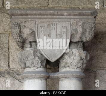 Double Capital. Culture: French. Dimensions: Overall: 23 1/4 x 17 1/2 x 14 in. (59.1 x 44.5 x 35.6 cm). Date: late 13th-early 14th century. Museum: Metropolitan Museum of Art, New York, USA. Stock Photo