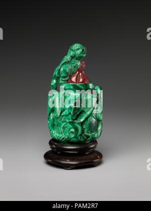 Snuff bottle with lion. Culture: China. Dimensions: H. 2 in. (5.1 cm). Museum: Metropolitan Museum of Art, New York, USA. Stock Photo