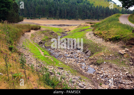 Dried bed of the Howden Reservoir in the Upper Derwent Valley, Derbyshire Peak District, July 2018 Stock Photo