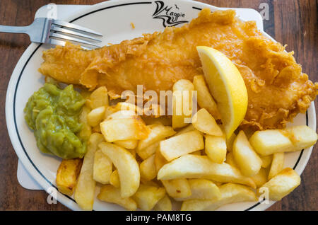 Magpie Cafe Whitby small Haddock and Chips with mushy peas Stock Photo