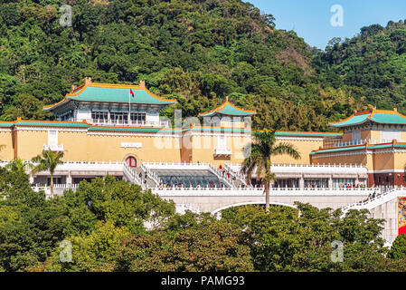 Taipei, Taiwan - Jan 16, 2018: Tourists visiting the National Palace Museum in Taipei, Taiwan. Stock Photo