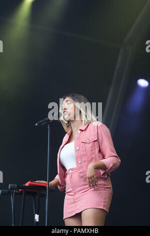 Mahalia (Mahalia Burkmar) performs on stage at the Liverpool