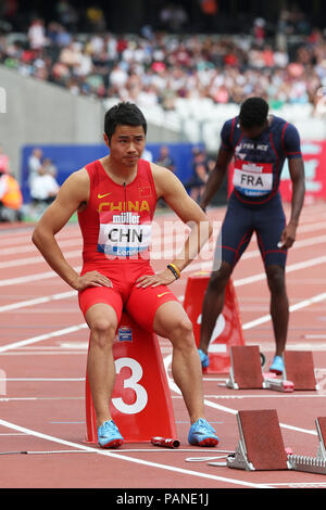 London, UK. 22nd July 18. XU Haiyang (China 1st leg) at the Start of the Men's 4 x 100m Relay Final at the 2018, IAAF Diamond League, Anniversary Games, Queen Elizabeth Olympic Park, Stratford, London, UK. Credit: Simon Balson/Alamy Live News Stock Photo