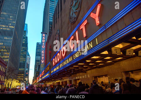 The facade  of the Radio City Music Hall, Manhattan, New York City, USA, December 29, 2017    Photo © Fabio Mazzarella/Sintesi/Alamy Stock Photo Stock Photo