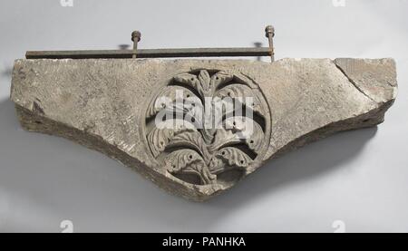 Fragment with Relief Decoration. Culture: French. Dimensions: Overall: 17 x 34 x 5 3/4 in. (43.2 x 86.4 x 14.6 cm). Date: 12th-13th century. Museum: Metropolitan Museum of Art, New York, USA. Stock Photo