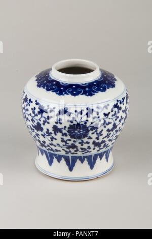 Jar. Culture: China. Dimensions: H. 5 in. (12.7 cm). Museum: Metropolitan Museum of Art, New York, USA. Stock Photo