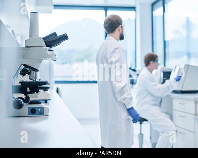 chemical laboratory technicians working in laboratory Stock Photo