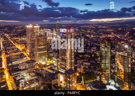 Maintower Aussicht zur Blauen Stunde Stock Photo - Alamy