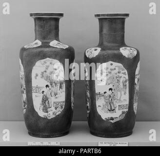 Vase. Culture: China. Dimensions: H. 17 in. (43.2 cm). Museum: Metropolitan Museum of Art, New York, USA. Stock Photo