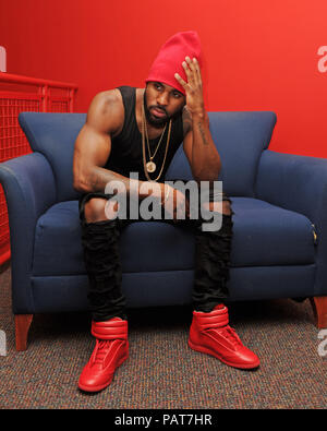 FORT LAUDERDALE, FL - NOVEMBER 13: Singer Jason Derulo poses for a portrait at Radio Station Y-100 on November 13, 2015 in Fort Lauderdale, Florida  People:  Jason Derulo Stock Photo