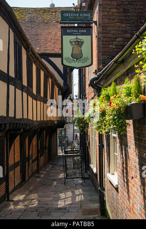 Royal Oak in Winchester which claims to be 'The oldest Bar in England' , Hampshire, next to God Begot House. Stock Photo