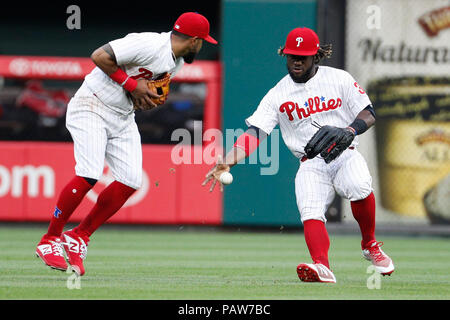 Philadelphia Phillies Road Uniform - National League (NL) - Chris