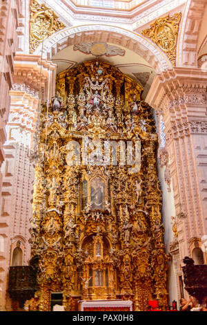 TAXCO, MEXICO - OCT 28, 2016: Interior of the Church of Santa Prisca ...