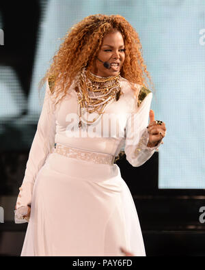 MIAMI, FL - SEPTEMBER 20: Janet Jackson performs at American Airlines Arena on September 20, 2015 in Miami, Florida  People:  Janet Jackson Stock Photo