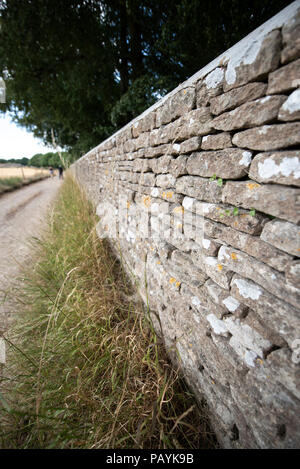 Cotswold stone wall Stock Photo