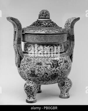 Incense Burner. Culture: China. Dimensions: H. with cover: 12 1/2 in. (31.8 cm). Museum: Metropolitan Museum of Art, New York, USA. Stock Photo