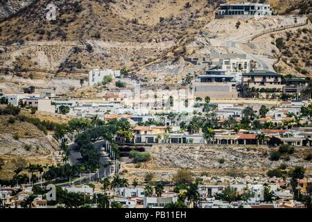 Residencial la Jolla. Hermosillo, Sonora. 27FEB2018 (Foto:Luis Gutierrez  ). pclaves: la jolla, residencial la jolla, casas, lujo Stock  Photo - Alamy