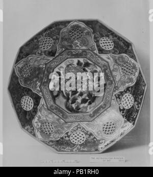 Plate. Culture: Japan. Dimensions: H. 2 1/2 in. (6.4 cm); Diam. 12 in. (30.5 cm). Date: 1750. Museum: Metropolitan Museum of Art, New York, USA. Stock Photo