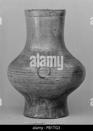 Vase. Culture: China. Dimensions: H. 18 1/2 in. (47 cm). Museum: Metropolitan Museum of Art, New York, USA. Stock Photo