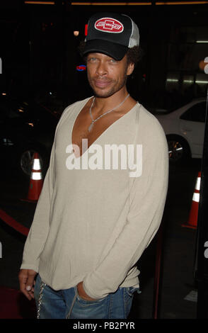 Gary Dourdan arriving at the SNAKE ON A PLANE Premiere at the Chinese Theatre Los Angeles. August 17, 2006.DourdanGary062 Red Carpet Event, Vertical, USA, Film Industry, Celebrities,  Photography, Bestof, Arts Culture and Entertainment, Topix Celebrities fashion /  Vertical, Best of, Event in Hollywood Life - California,  Red Carpet and backstage, USA, Film Industry, Celebrities,  movie celebrities, TV celebrities, Music celebrities, Photography, Bestof, Arts Culture and Entertainment,  Topix, vertical, one person,, from the years , 2006 to 2009, inquiry tsuni@Gamma-USA.com - Three Quarters Stock Photo
