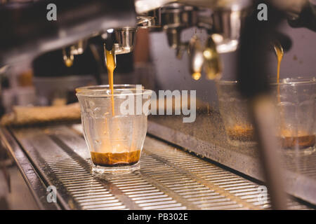 Barcelona, Spain - 13-11-2020: L'or barista by Philips coffee machine in  satin white color, with their double and decaf capsules packaging on wooden  b Stock Photo - Alamy