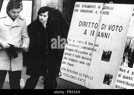 italy, demonstration for  the vote at 18 years, 1975 Stock Photo