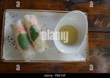 Vietnamese rice paper rolls/summer rolls with dip sauce Stock Photo