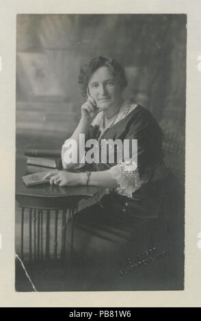 1066 Mrs Nellie McClung (HS85-10-30649) original Stock Photo