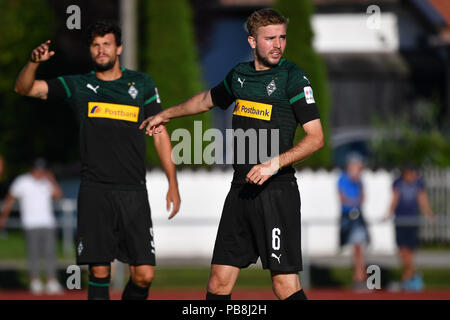 Christoph KRAMER (Borussia Monchengladbach), gesture, gives instructions, hi: Tobias STROBL (Borussia Monchengladbach), action. Football friendly match: FC Augsburg-Borussia Monchengladbach 1-2, on 26/07/2018. | usage worldwide Stock Photo