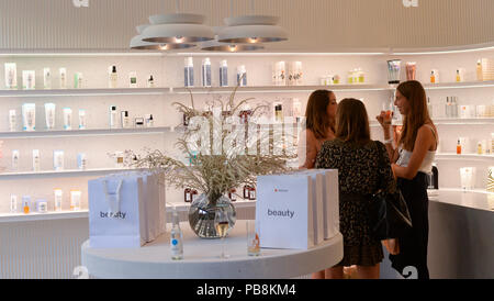 Berlin, Germany. 26th July, 2018. The store of the Zalando Beauty Station in the Weinmeisterstrasse at the Pre-Store-Opening. The opening is on 28 July. Credit: Jens Kalaene/dpa-Zentralbild/dpa/Alamy Live News Stock Photo