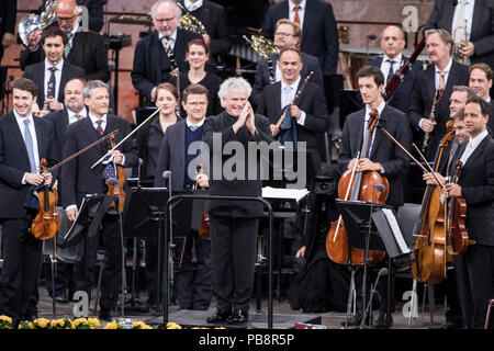 Berlin, Deutschland. 24th June, 2018. 19/Berliner Philharmoniker, conductor Sir Simon Rattle live in the Berlin Waldbuehne on 24.06.2018. Classical, Orchestra, Last Concert with Sir Simon Rattle, Music | usage worldwide Credit: dpa/Alamy Live News Stock Photo